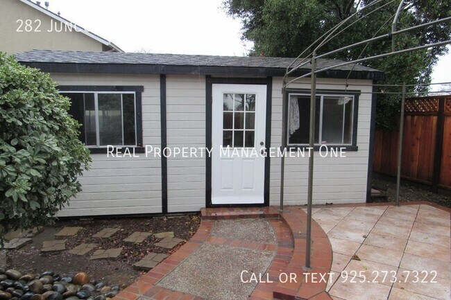 Building Photo - 282 Junco Ave