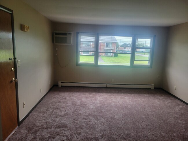 Primary Photo - 645 Pasadena Ave