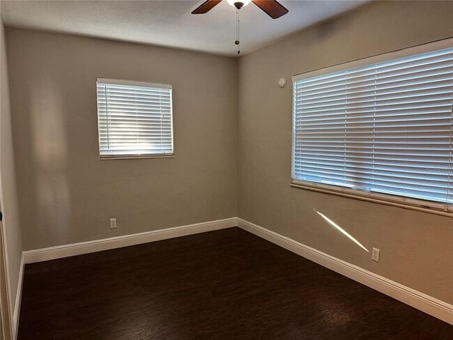 Building Photo - 3115 S Manhattan Ave