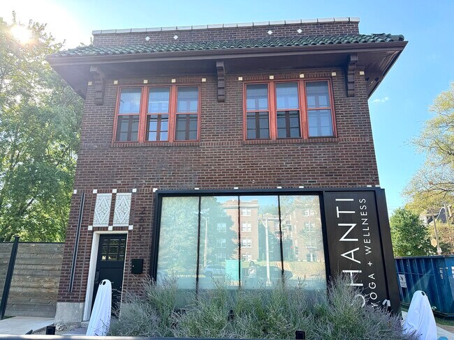 Building Photo - 2601 S Kingshighway Blvd