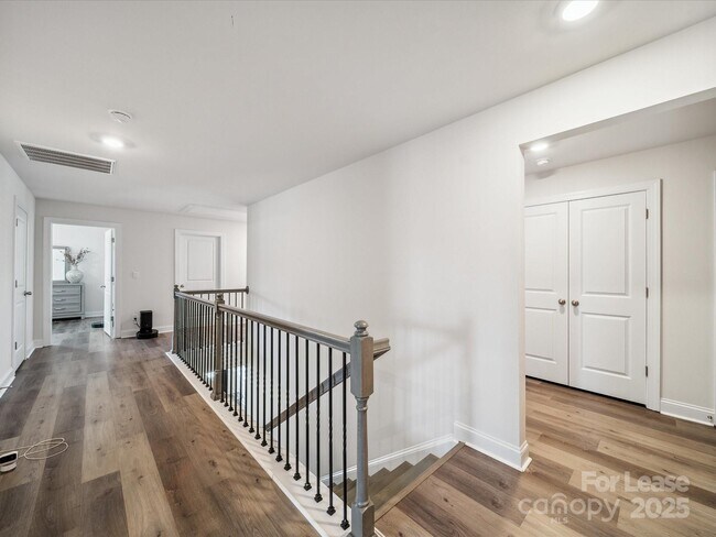 Building Photo - 6112 Willow Pin Ln