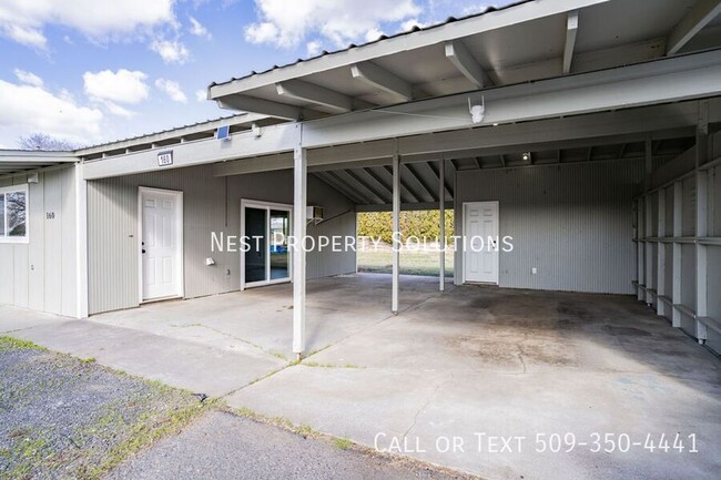 Building Photo - 160 Carswell Dr