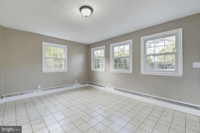 Building Photo - 4307 Fessenden St NW