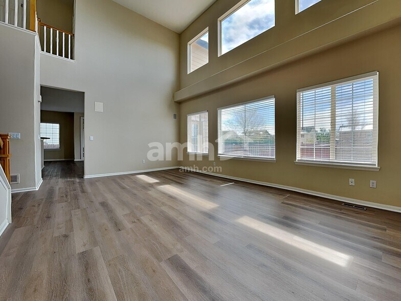 Building Photo - 18942 E Vassar Dr