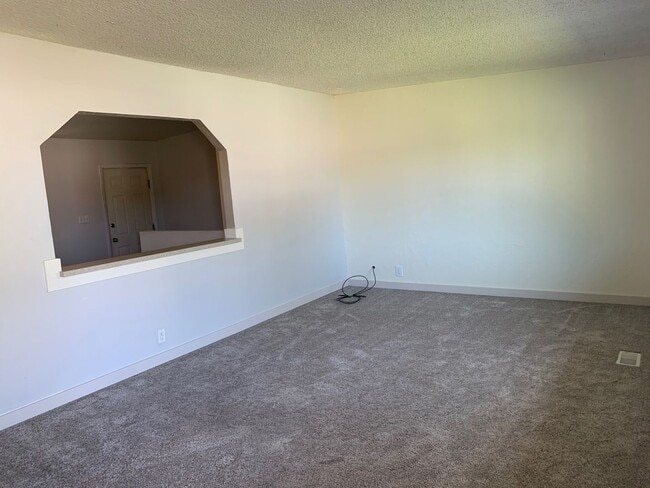Building Photo - Beautiful Three Bedroom; West Jordan, 1,20...