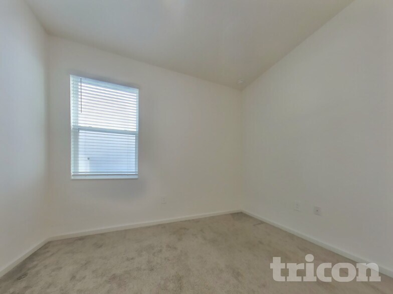 Building Photo - 33658 Sky Blossom Cir