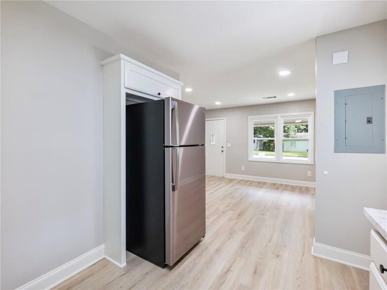 Building Photo - 2862 Argyle Dr NW