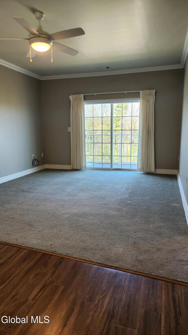 Building Photo - 8 Wall St