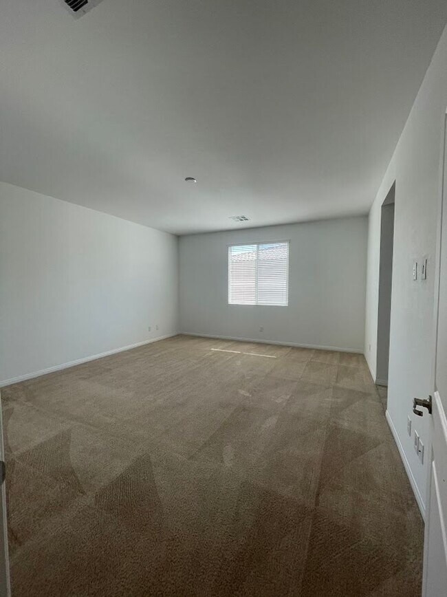 Building Photo - Gated Southern Highlands Community - Versi...