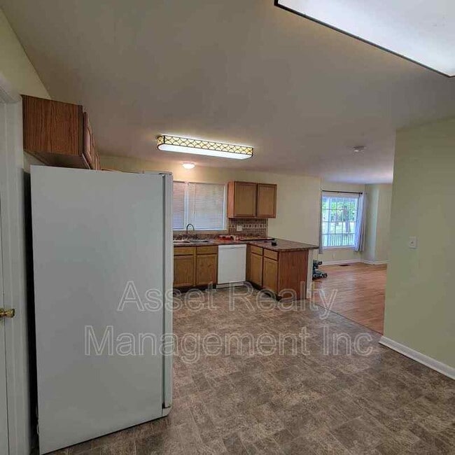 Building Photo - 201 Farlow Dr