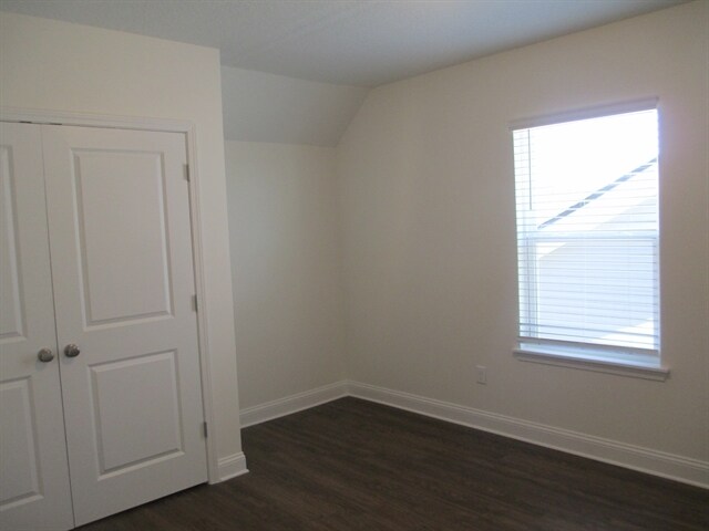 Building Photo - 870 Sunny Stroll Dr