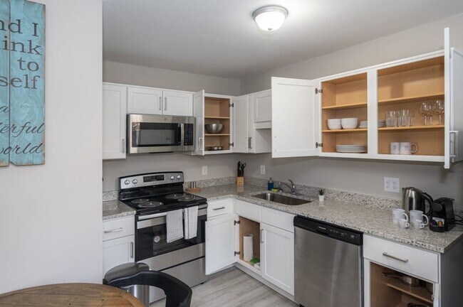 Interior Photo - Roxboro Quads