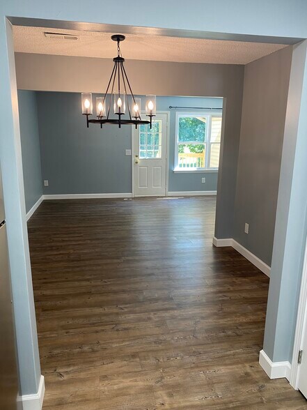 Building Photo - 2039 Heritage Pl