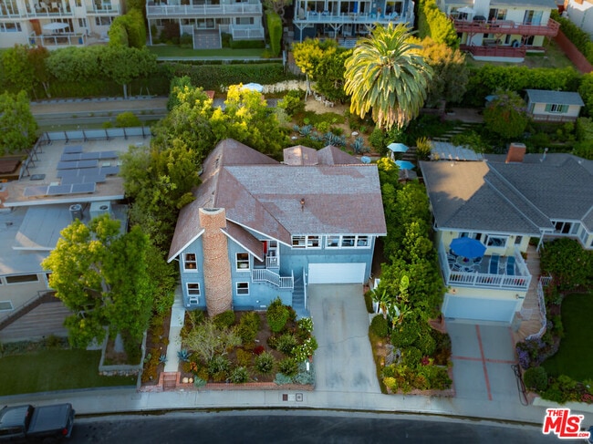 Building Photo - 16655 Marquez Terrace