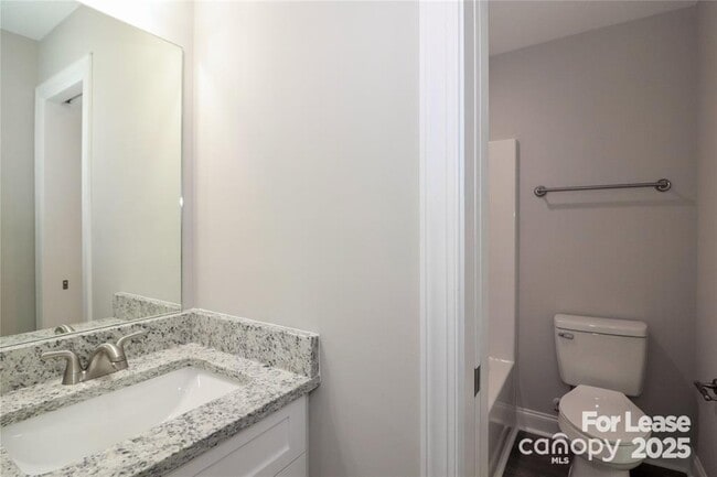 Building Photo - 3967 Newhall Dr NW