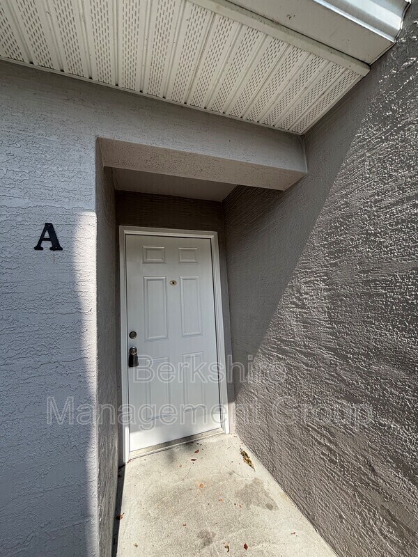 Building Photo - 2405 Ave C SW