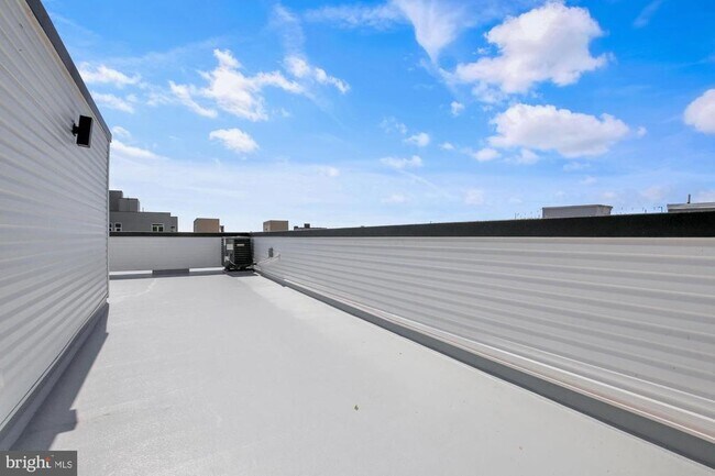 Building Photo - 2670 Braddock St