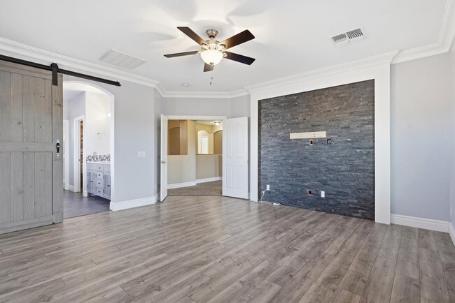 Building Photo - 16809 W Magnolia St