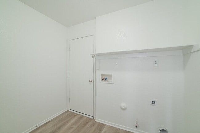 Building Photo - 3847 E Hopseed Ln