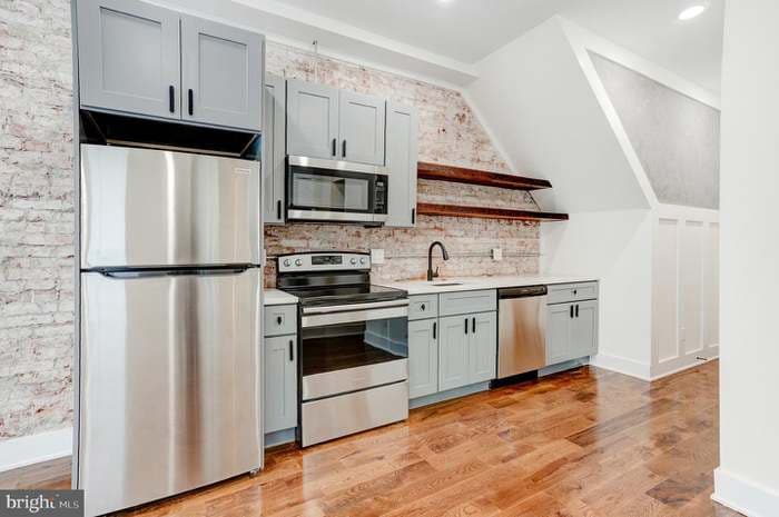 Building Photo - 4219 W Girard Ave