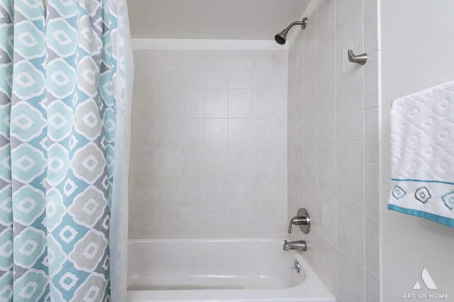 Building Photo - 7247 Bradford Ct