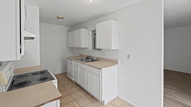 Building Photo - 130 Astoria Dr