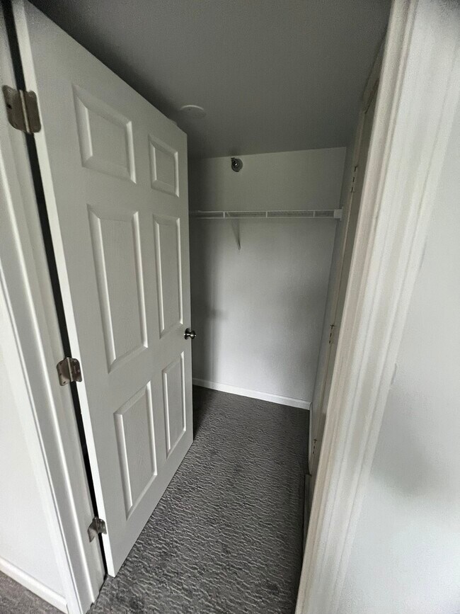 Building Photo - 125 Glengarry Dr