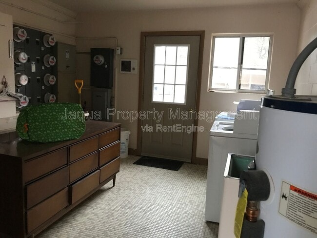 Building Photo - 4150 Ridge Rd