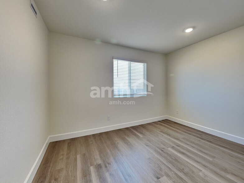Building Photo - 10328 Medusita St