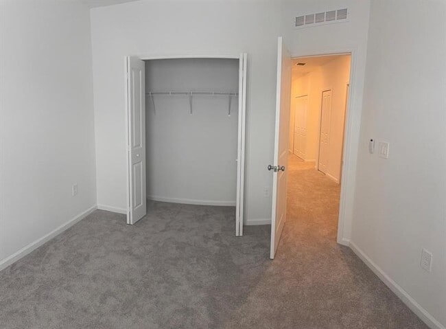 Building Photo - 2584 Skyline Lp