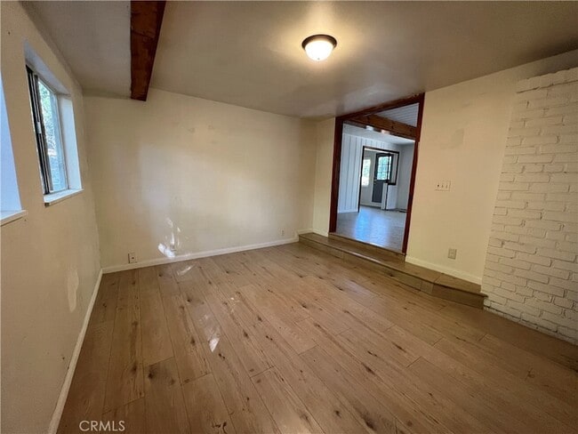 Building Photo - 782 N Village Ln