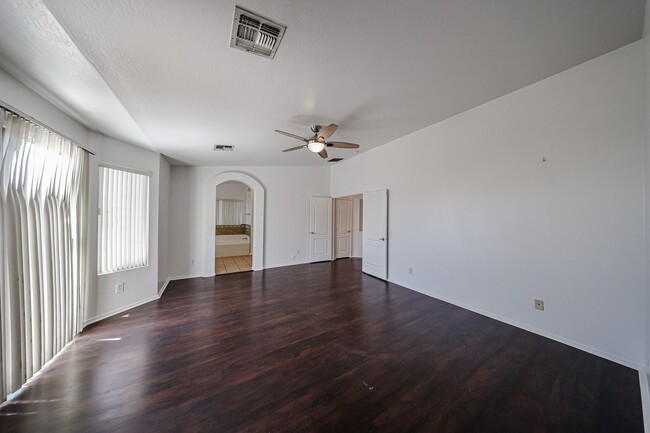 Building Photo - RV GATE! Lovely 4 bedroom, 3 bathroom home...