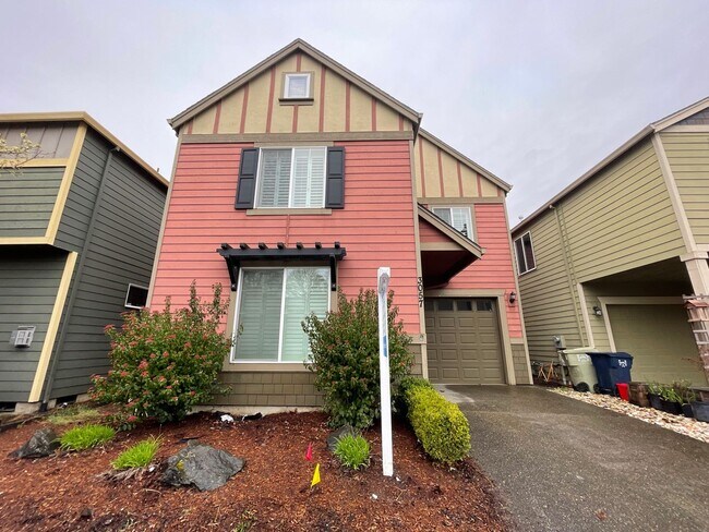 Building Photo - 3 Bedroom 2.5 Bathroom House with Bonus Room ~ Garage, A/C, includes Washer and Dryer ~ Close to ...