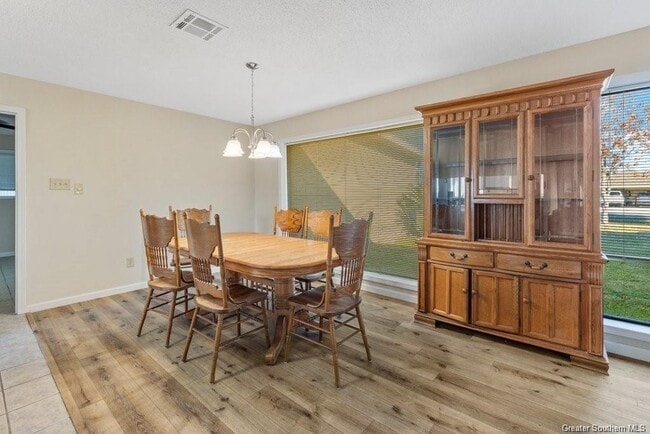 Building Photo - 4900 E St Charles Ave