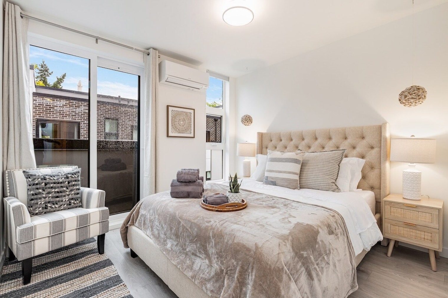 Building Photo - 1431 E Howell St