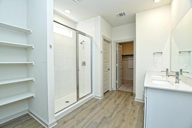 Building Photo - 204 Merrick Rd