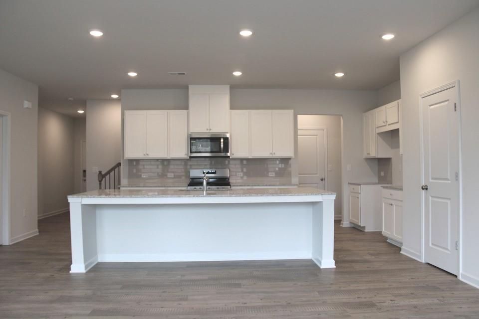 Building Photo - 731 Pt Pl Dr