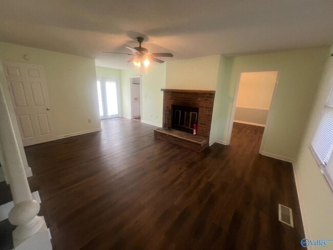 Building Photo - 106 January Blvd