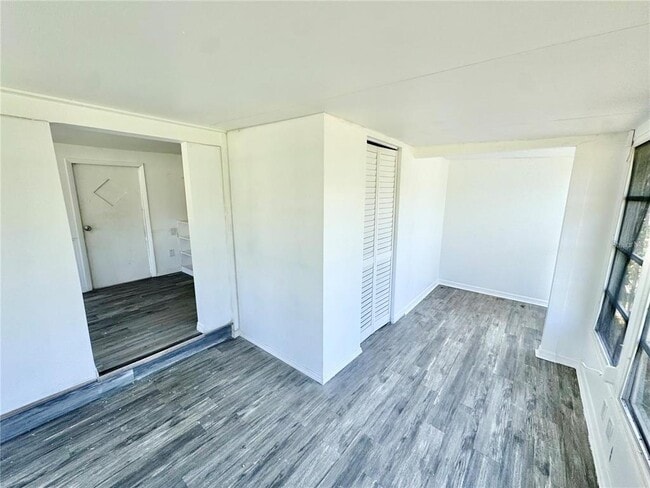 Building Photo - 162 Sapodilla St