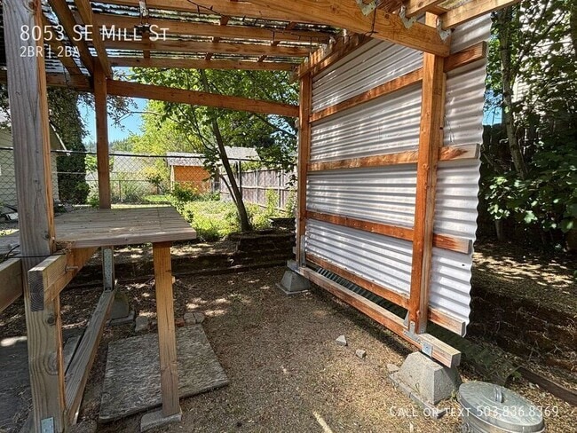 Building Photo - 8053 SE Mill St