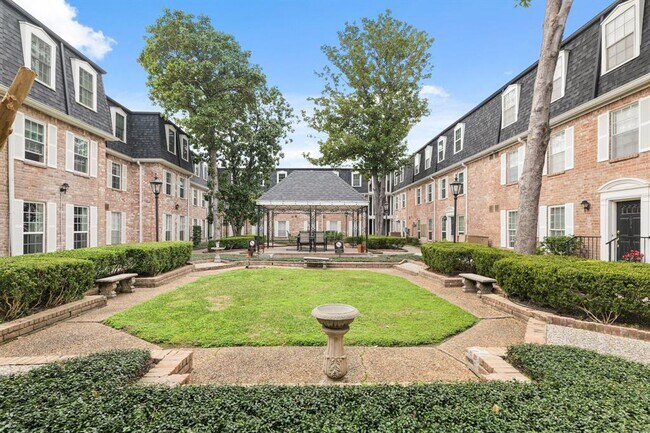 Building Photo - 355 N Post Oak Ln