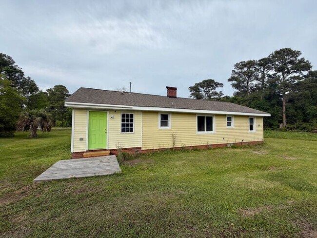 Building Photo - Coming Soon! Masonboro-south Wilmington location charming country home
