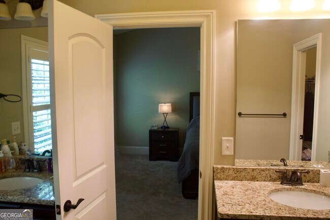 Building Photo - 2559 Willow Fld Xing