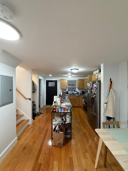 Building Photo - 140 Prospect St