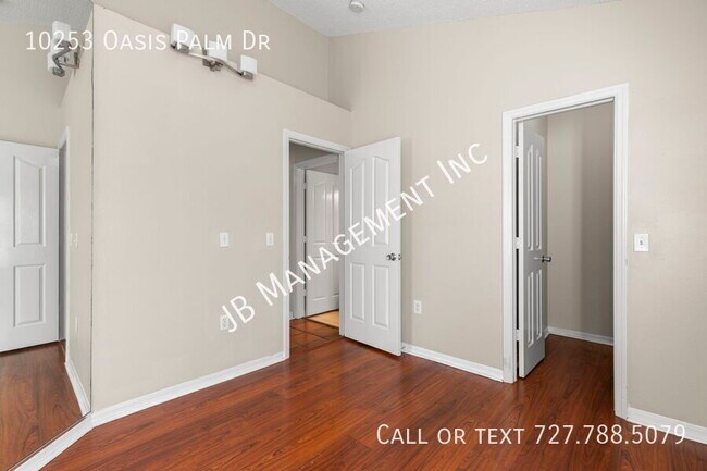 Building Photo - 10253 Oasis Palm Dr