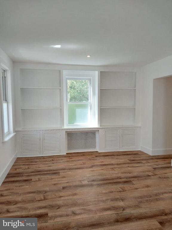 Building Photo - 525 New St