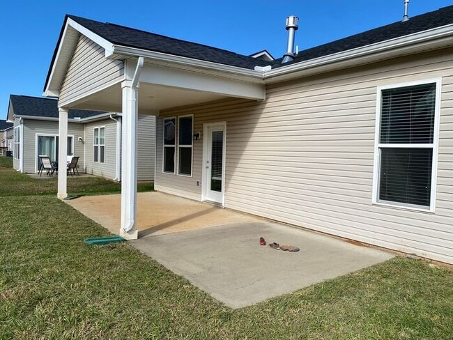 Building Photo - Gorgeous 5 Bedroom House in Murfreesboro