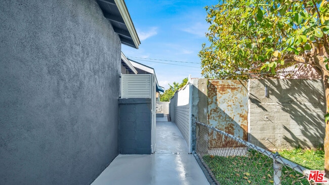 Building Photo - 5377 Manzanar Ave