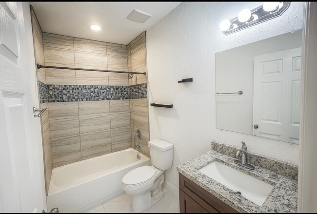 Building Photo - MUST SEE -2/2/1+OPEN DEN-DUPLEX IN GREENBR...