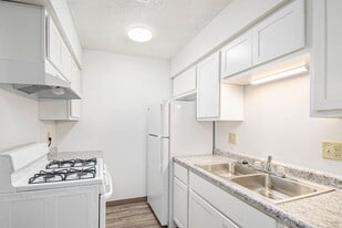 Building Photo - Woodcreek Apartments